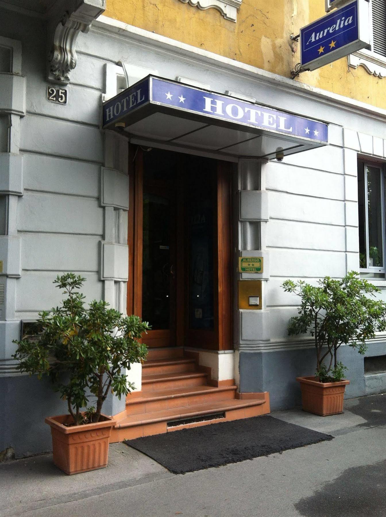 Hotel Aurelia Milano Centrale Milão Exterior foto